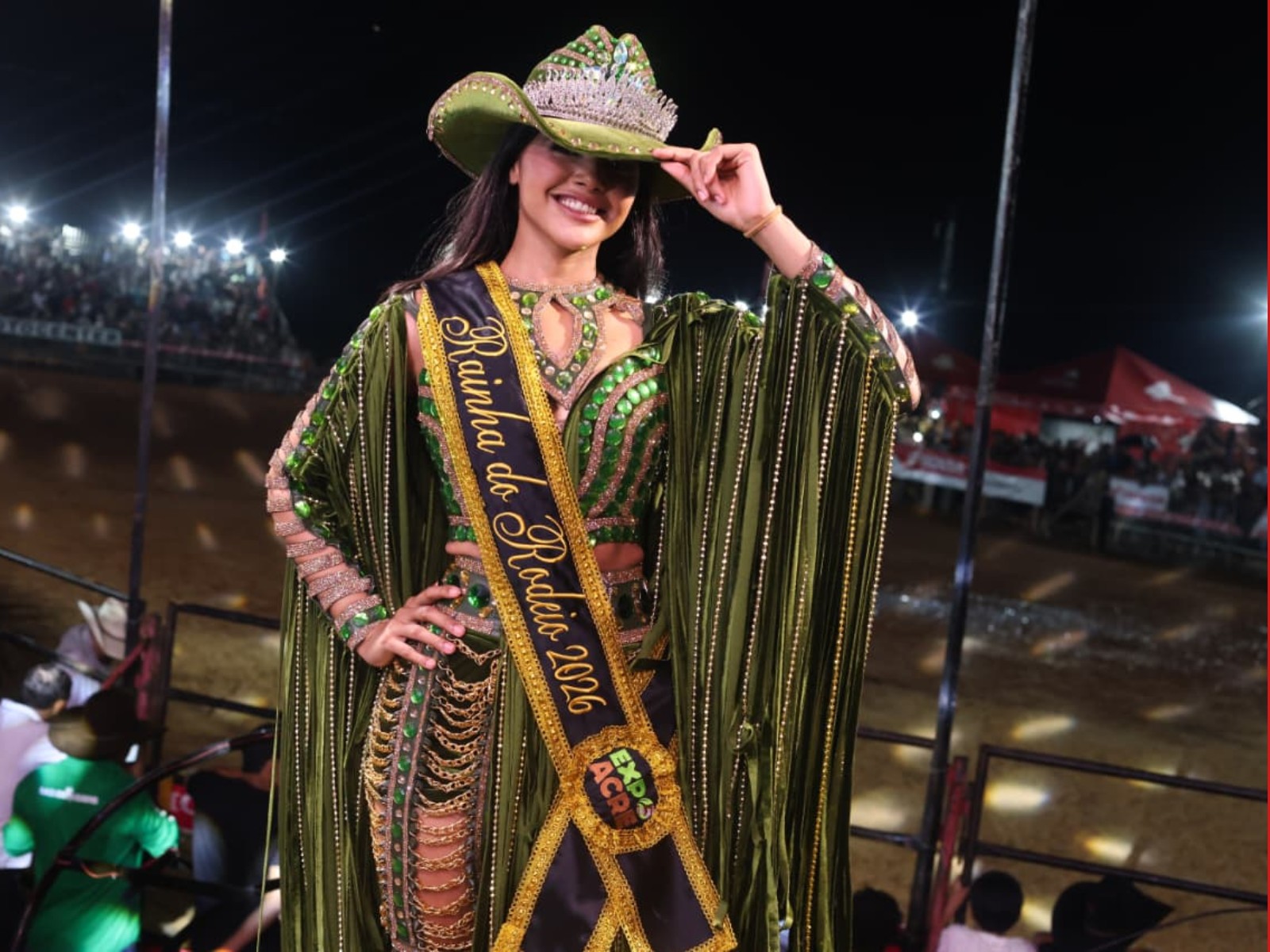 Ex-Miss Acre Mundo é eleita Rainha do Rodeio na Expoacre Juruá 2026 em Cruzeiro do Sul
