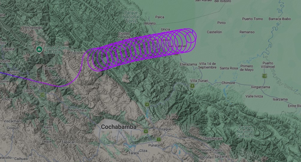Suspeita de 'voo fantasma': avião perde contato com centro de controle e voa em círculos antes de cair na Bolívia