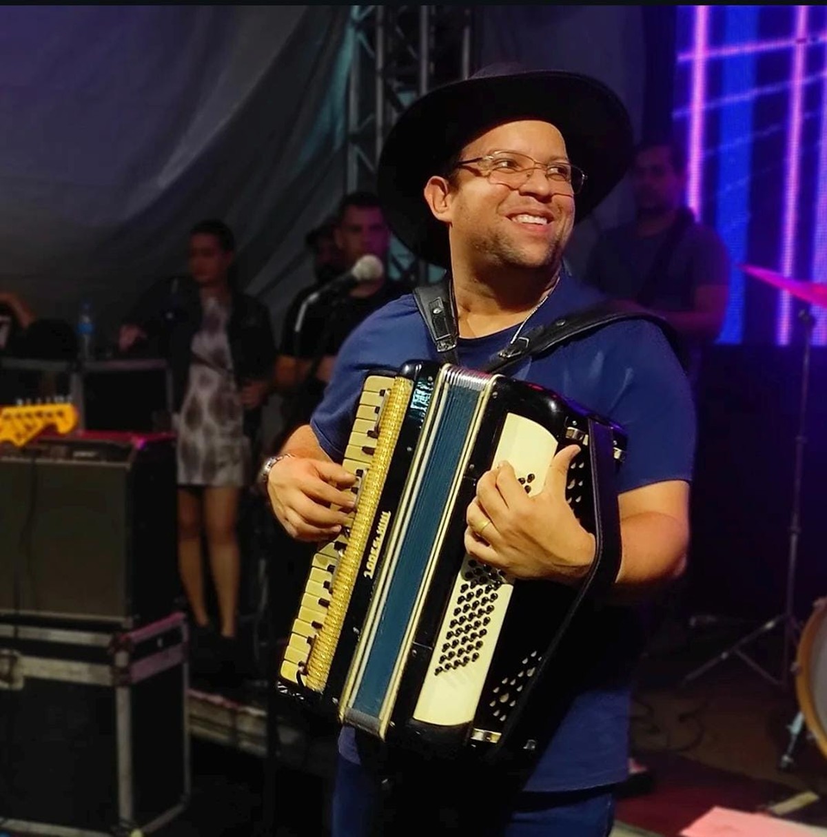 Dono da banda de forró Pegada do GB morre em acidente entre três veículos na BR-408
