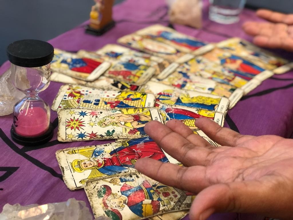 Três em cada 10 norte-americanos consultam astrologia, tarô ou videntes, aponta pesquisa