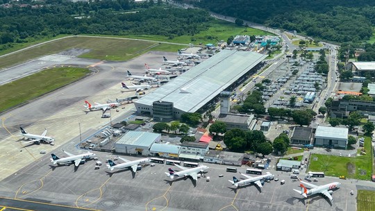 Aeroporto de Belém conclui obras para COP 30 e amplia número de voos nacionais e internacionais - Foram investidos R$ 450 milhões na ampliação das áreas de embarque, novos mezaninos, sanitários e pátio para aeronaves. Só no 1º semestre de 2025, mais de 1,9 milhão de passageiros foram atendidos, com expectativa de receber 50 mil pessoas na COP.