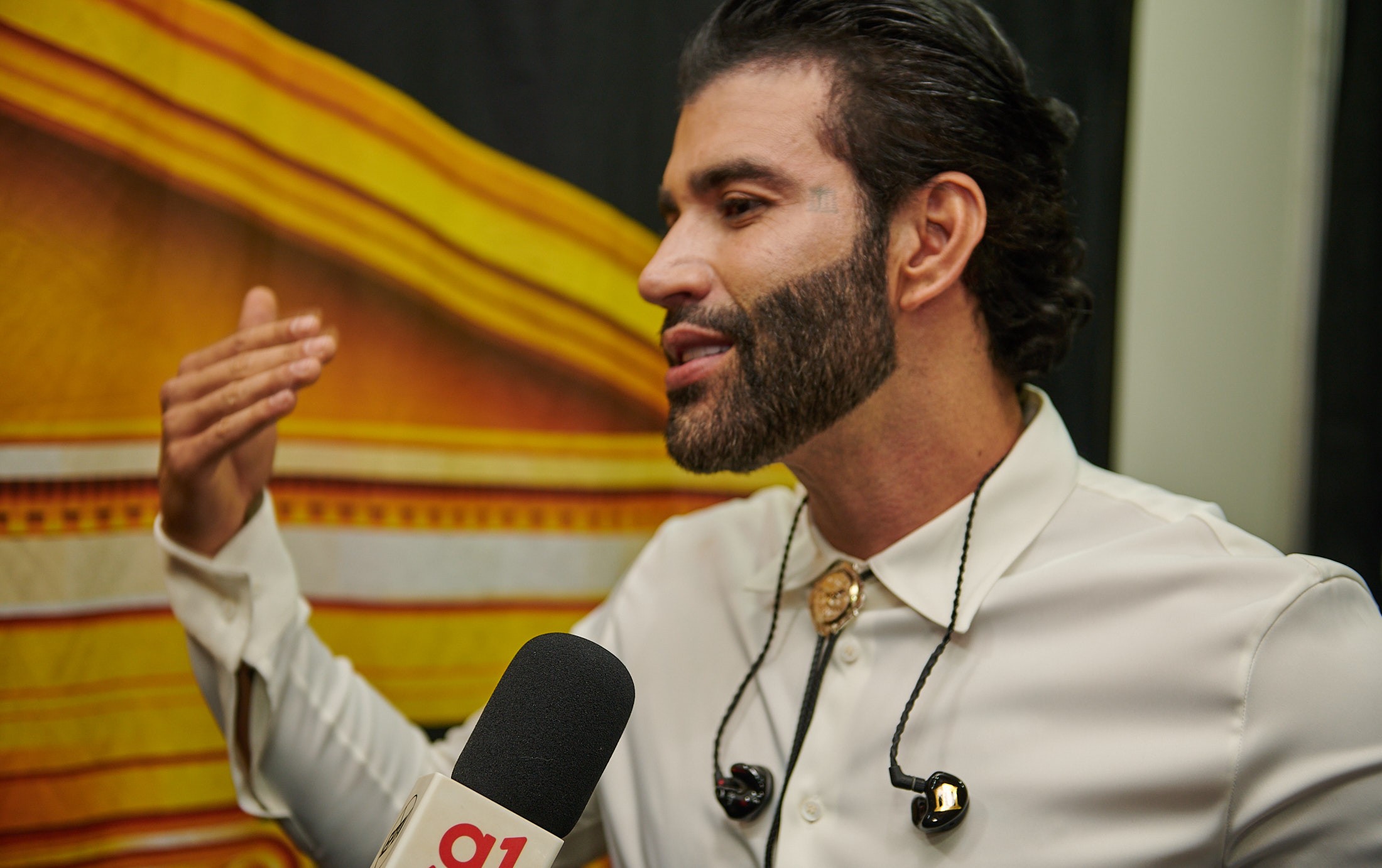 Gusttavo Lima foca em projeto em espanhol após sucesso de 'Vagabundo' com Luis Fonsi