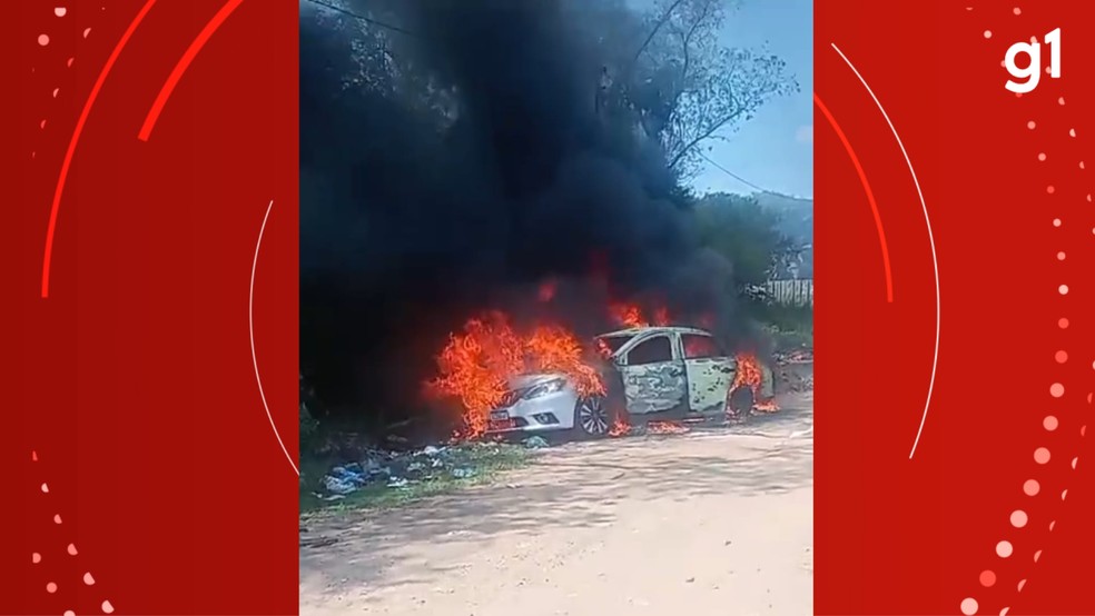 Carro foi incendiado em S�o Leopoldo, empres�rio foi morto &mdash; Foto: Divulga��o/Pol�cia Civil