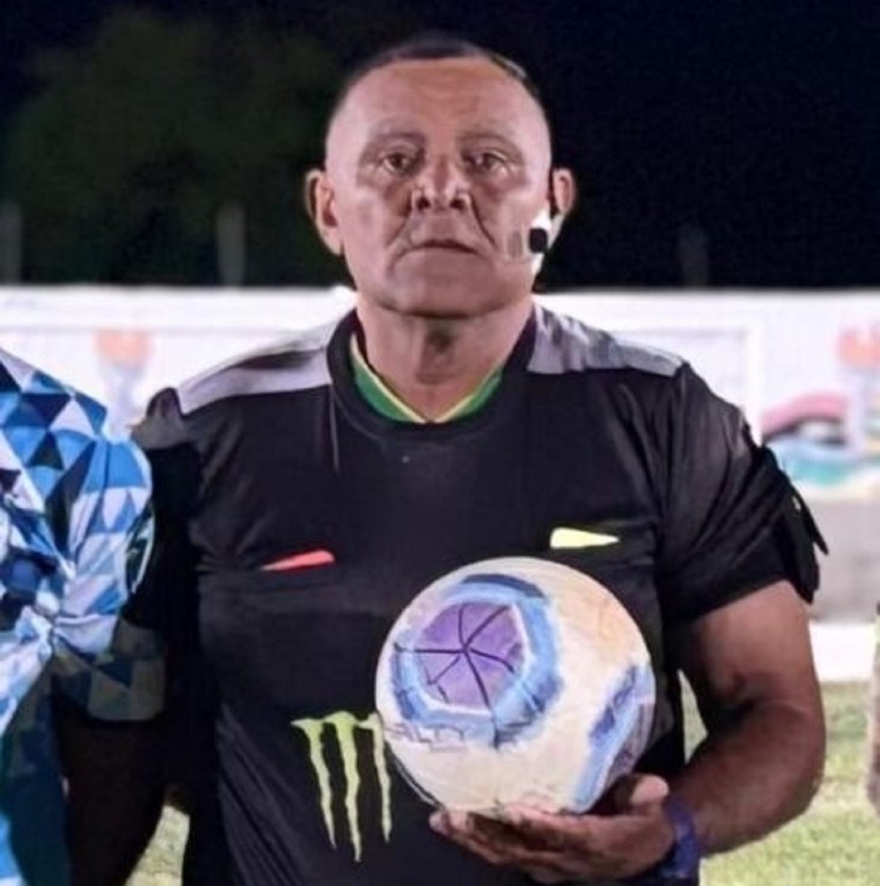 Árbitro morre após passar mal durante jogo do Campeonato de Futebol Rural no RN — Foto: Reprodução