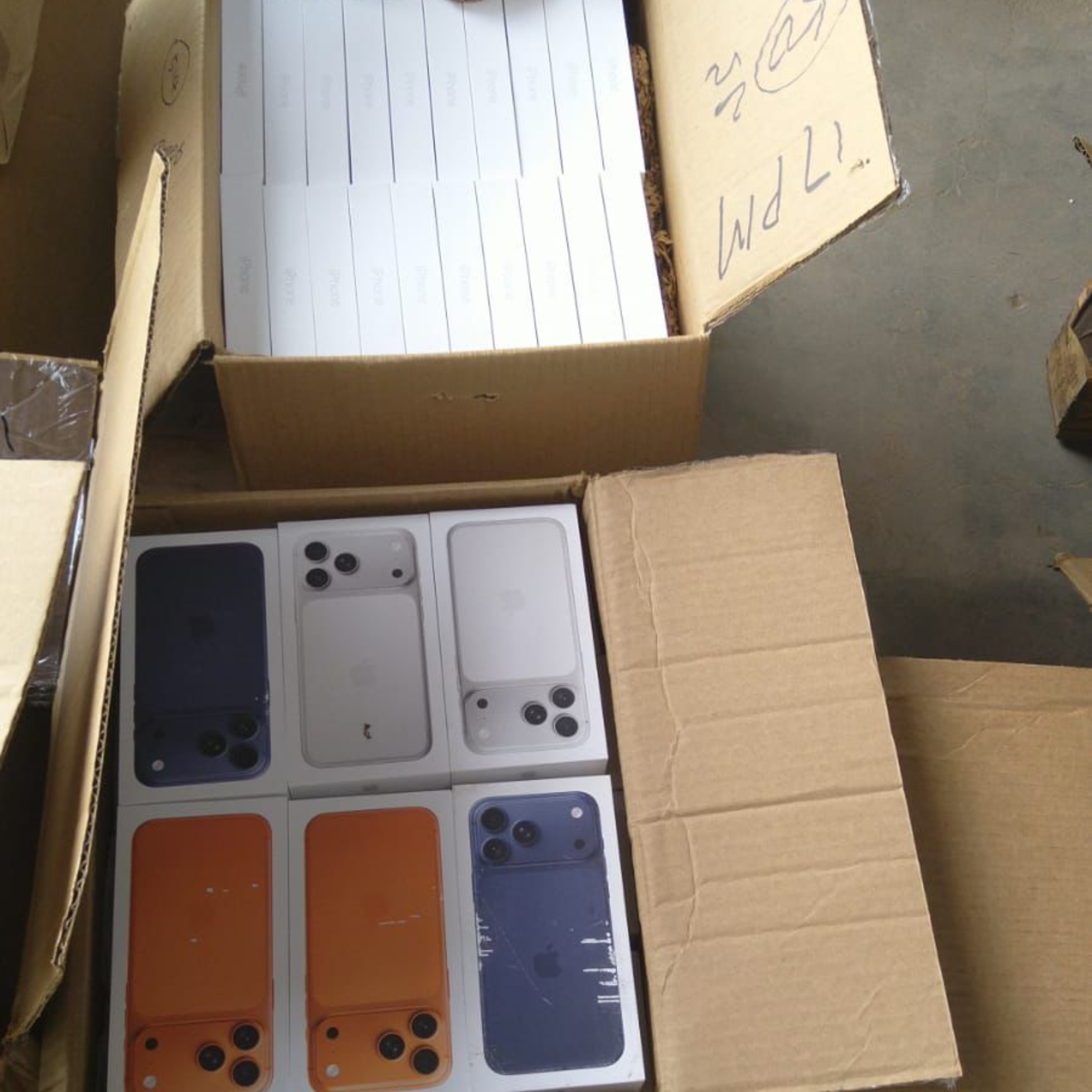 Receita Federal apreende carga com iPhones e conjuntos esportivos avaliados em R$ 8 milhões em Roraima