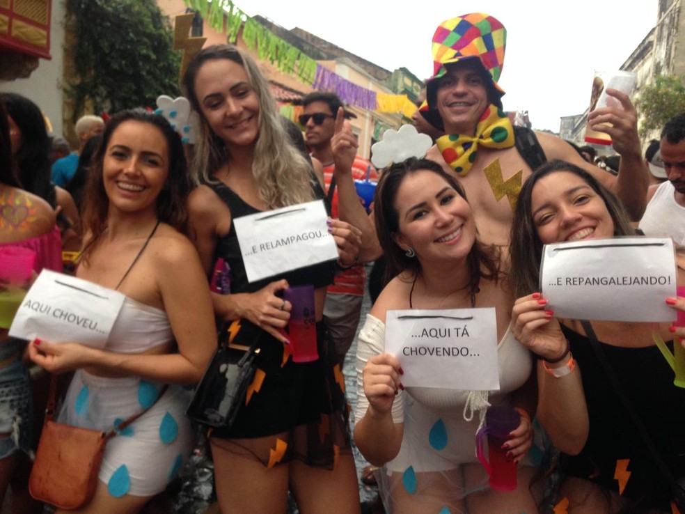 Roupas femininas sales carnaval 2019
