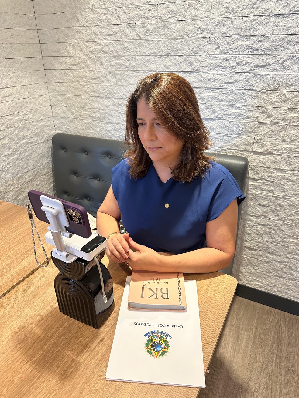 Carla Dickson participa de cerimônia de posse como deputada federal de forma virtual — Foto: Divulgação