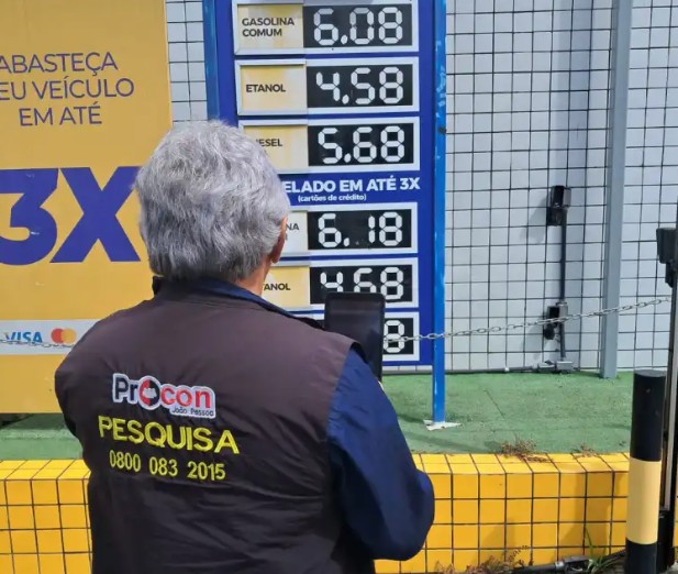 Gasolina comum fica mais barata em João Pessoa e preço do litro é encontrado por menos de R$ 6