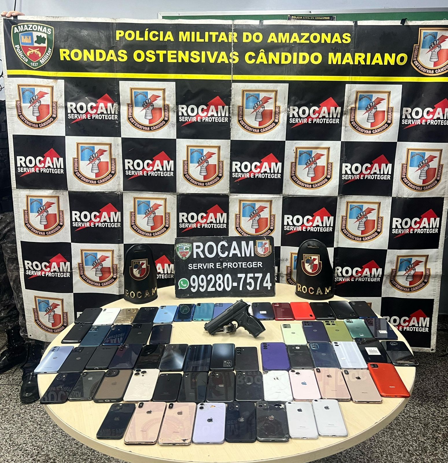 Trio é preso com 62 celulares após série de assaltos na Zona Oeste de Manaus