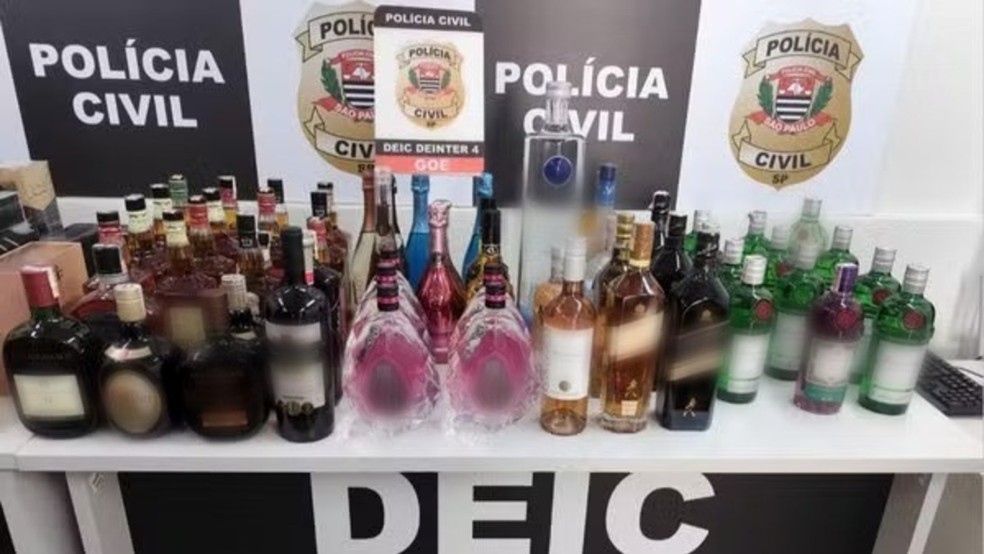 1 de 1
Pol&iacute;cia Civil apreende carga de bebidas e perfumes importados sem nota fiscal em Bauru &mdash; Foto: Pol&iacute;cia Civil/Divulga&ccedil;&atilde;o