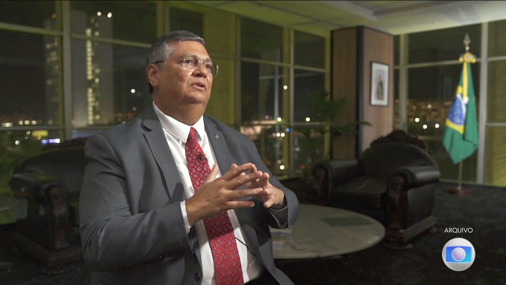 Ministro Flávio Dino, do Supremo, proíbe que novas leis gerem ‘penduricalhos’ acima do teto do funcionalismo — Foto: Jornal Nacional/ Reprodução