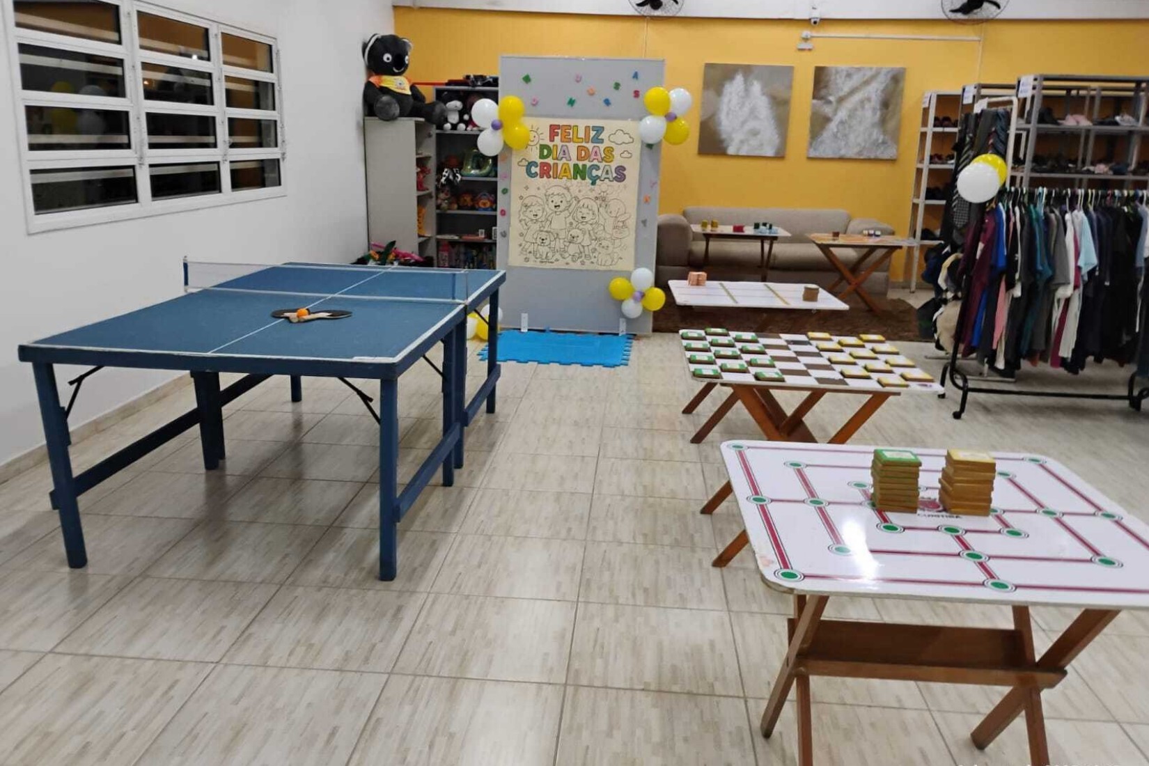 Bazar em Curitiba tem roupas infantis e brinquedos a partir de R$ 2 neste sábado (24)