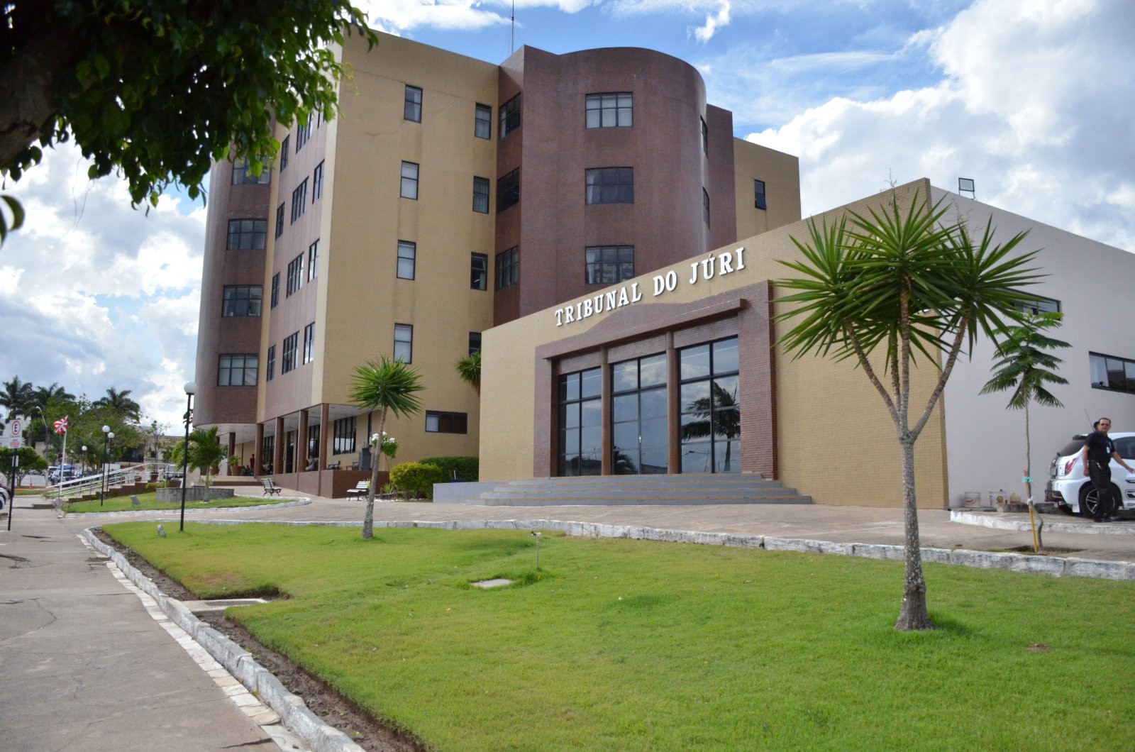 Dois homens são condenados a mais de 20 anos de prisão por morte de adolescente no Brejo da PB