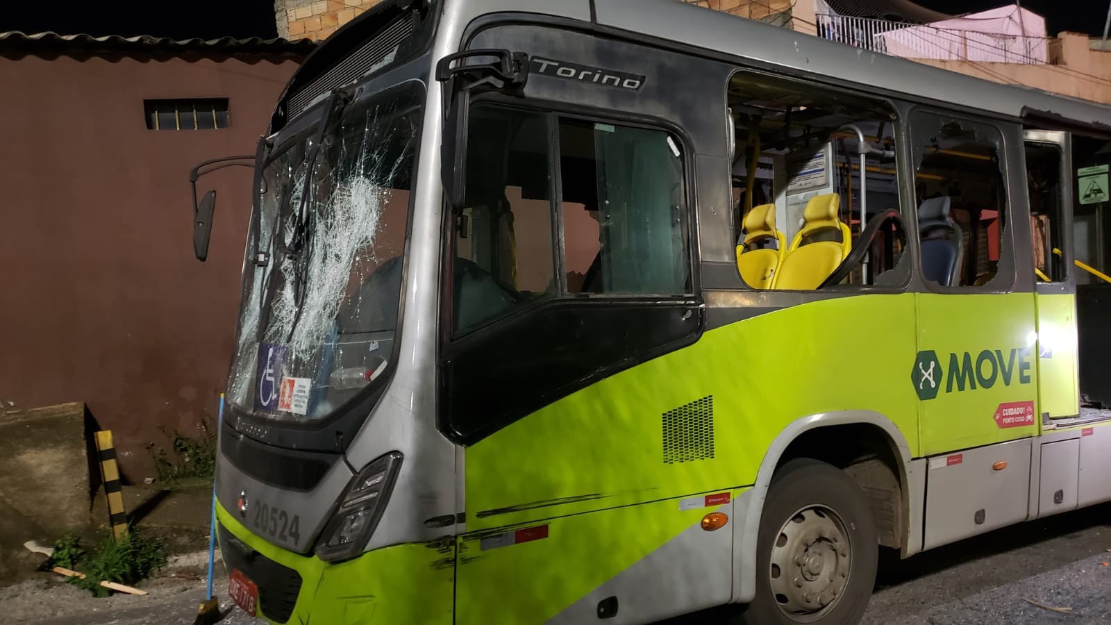 Justiça determina prisão de torcedores do Cruzeiro condenados por ataque a ônibus com atleticanos que causou morte