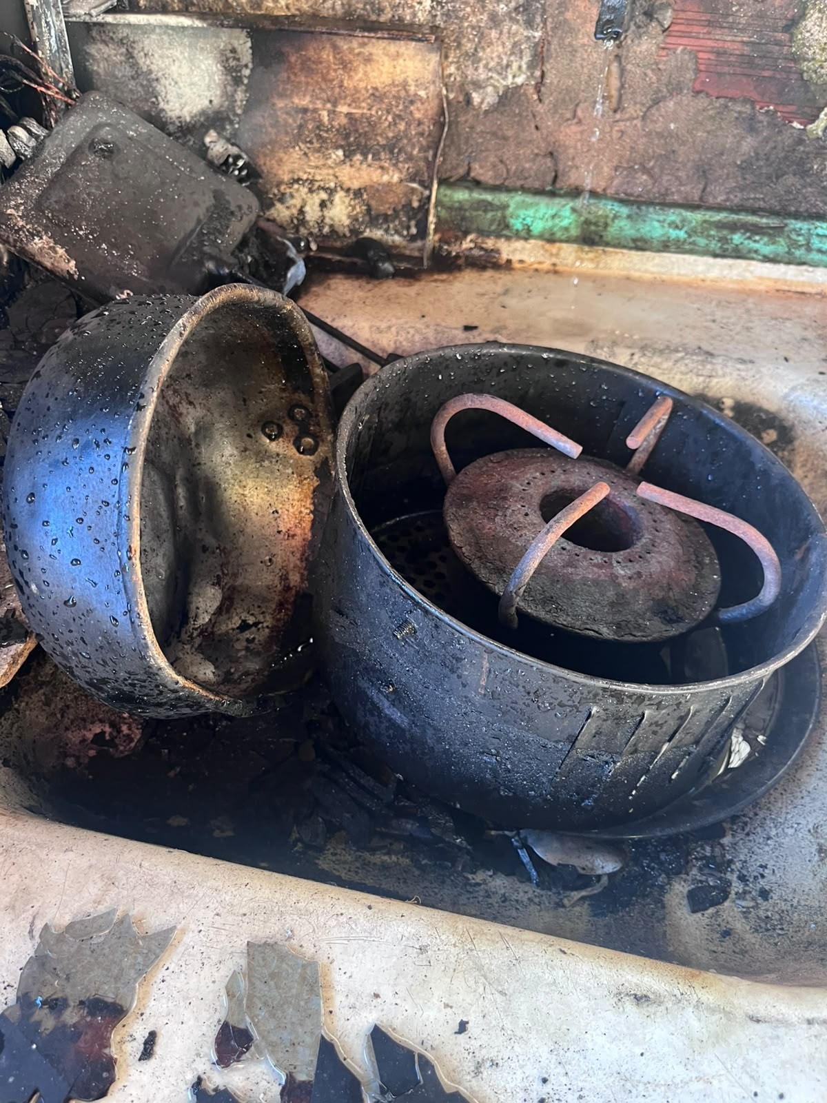 Idoso sofre queimaduras em incêndio iniciado com fogareiro em casa de Araguari