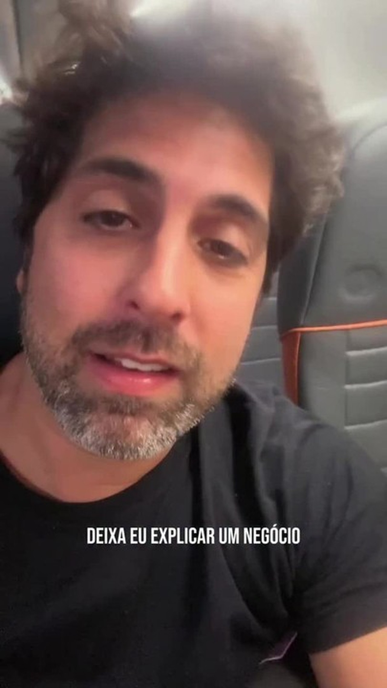 Humorista relata voo que não pôde pousar no Galeão, foi desviado para BH devido à ventania, mas passageiros foram obrigados a voltar ao Rio