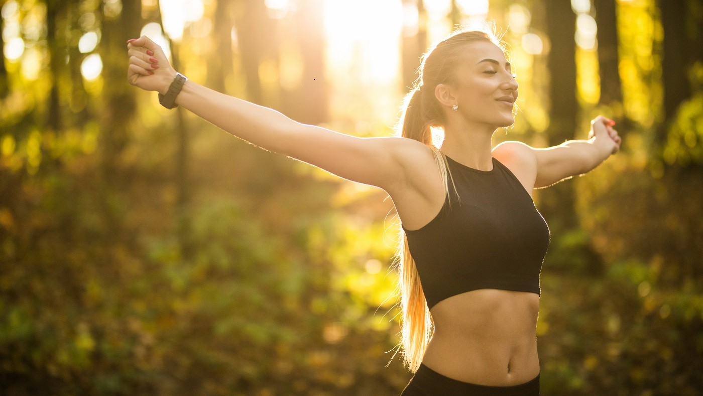 Práticas e escolhas que apoiam seu sistema imune durante o verão