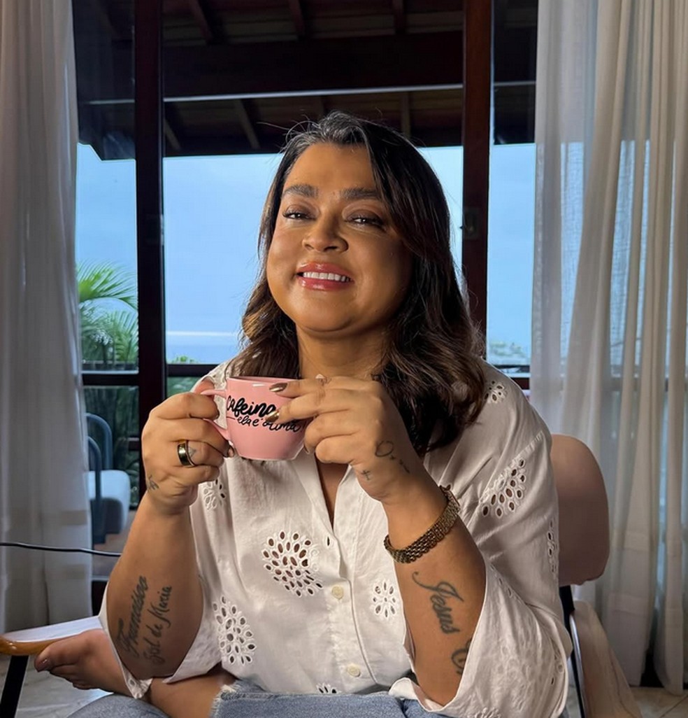 Preta Gil apresenta sinais de melhora, já andou e se alimentou via oral dias após cirurgia, diz boletim médico | São Paulo | G1