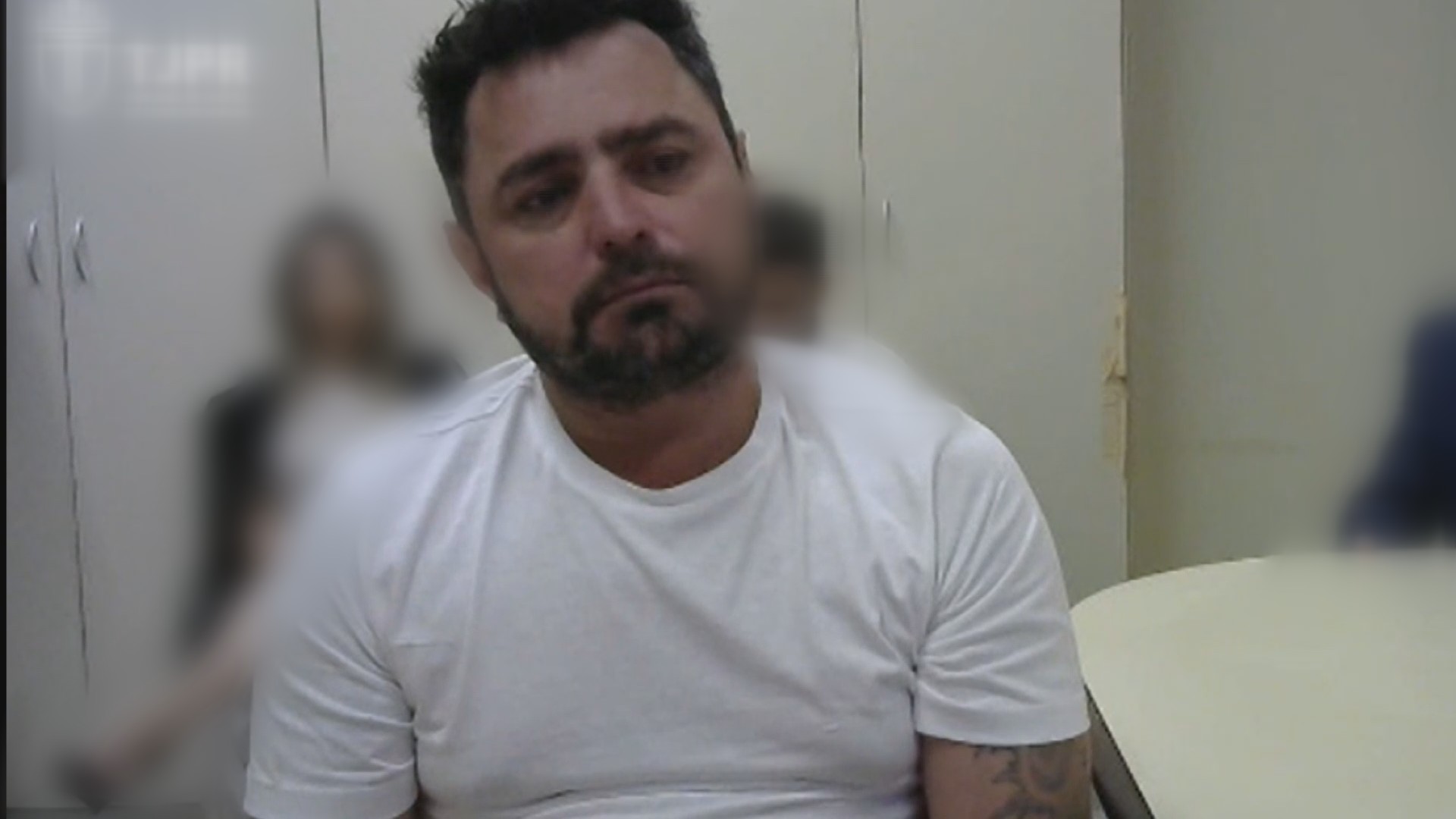 Homem confessa ter ateado fogo em companheira no Paraná, diz estar arrependido e pergunta a juiz: 'Ela está bem?'