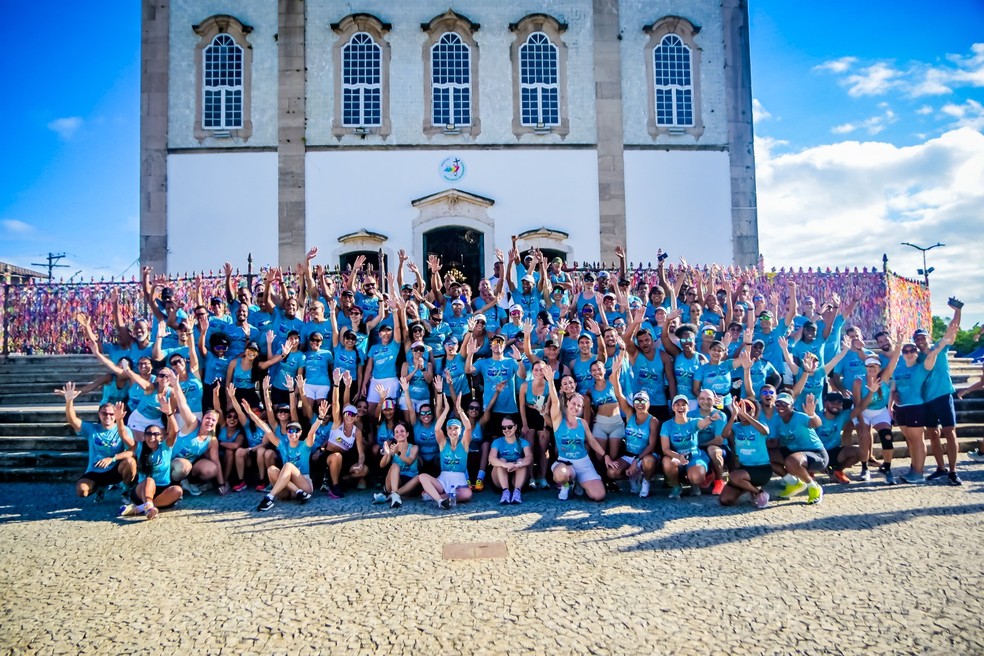 Alunos da assessoria de Renato Maia após correr até à Colina Sagrada — Foto: Arquivo Pessoal