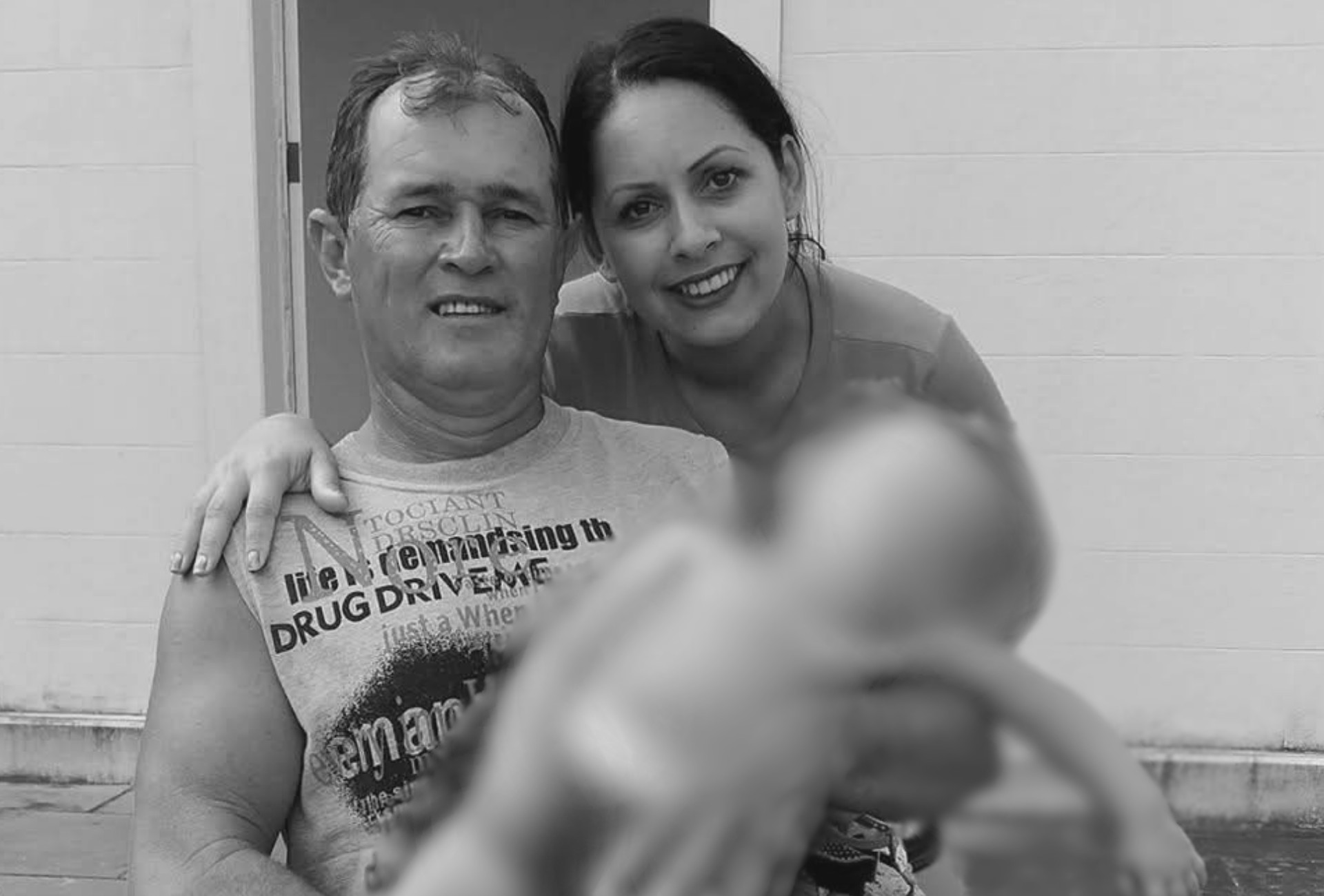 Homem mata ex-mulher e atira na própria cabeça na frente da filha de 9 anos em MS