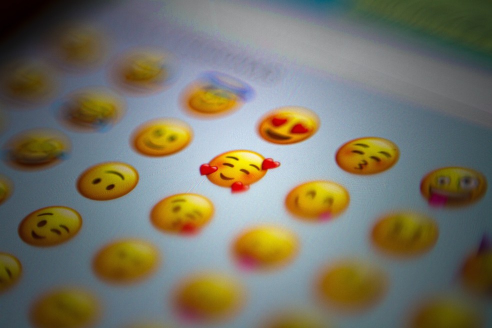 Quem aqui também adora usar um emoji?! 😂