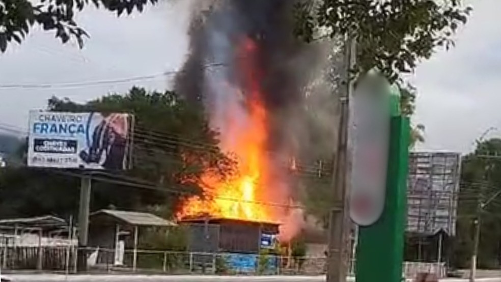 Incêndio atinge propriedade de homem responsável pelo atentado com explosivos em Brasília — Foto: Reprodução