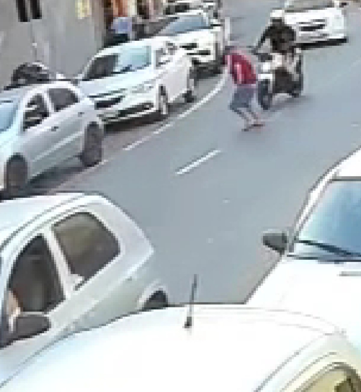 VÍDEO: Atropelamento de moto deixa duas pessoas feridas em Barra Mansa