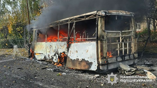Bombardeio russo contra ônibus deixa 30 mortos na Ucrânia
