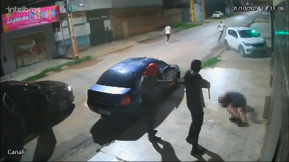 Câmera de segurança flagrou momento do crime — Foto: Reprodução/Redes Sociais