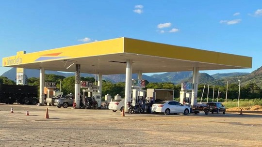 Pai esquece filhas de 6 e 10 anos em posto e viaja 40 km para buscá-las - Foto: (Reprodução | Redes Sociais)