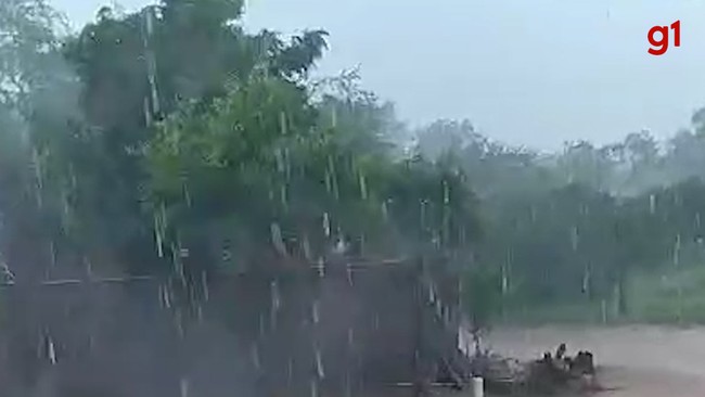 Chuva de granizo e ventos fortes atingem o norte da Bahia