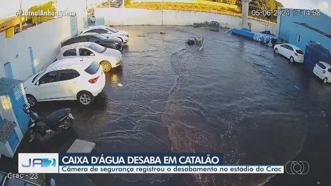 Caixa dgua desaba em Catalo