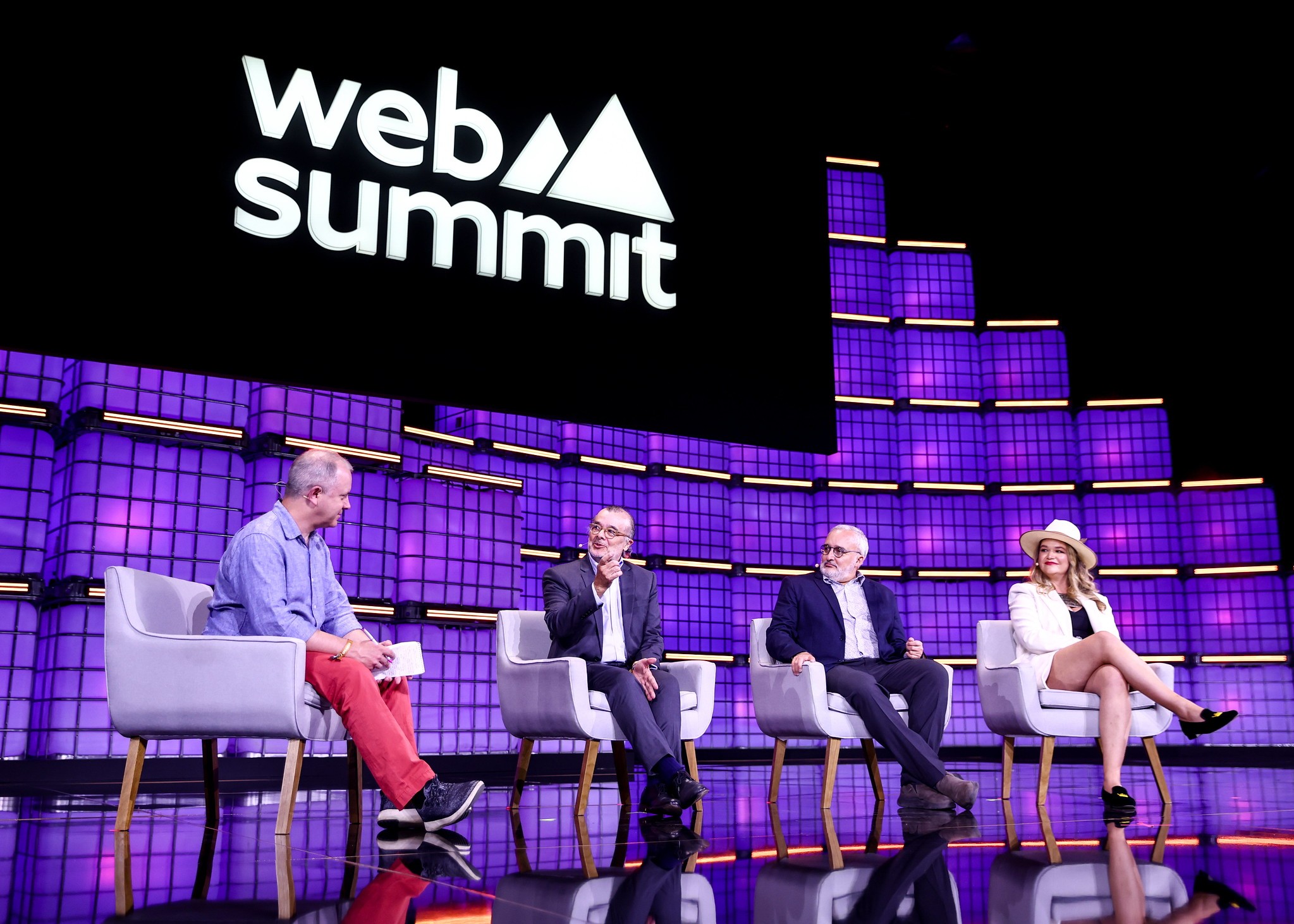 Governo revela projeto para brasileiros 'venderem' dados para empresas; entenda