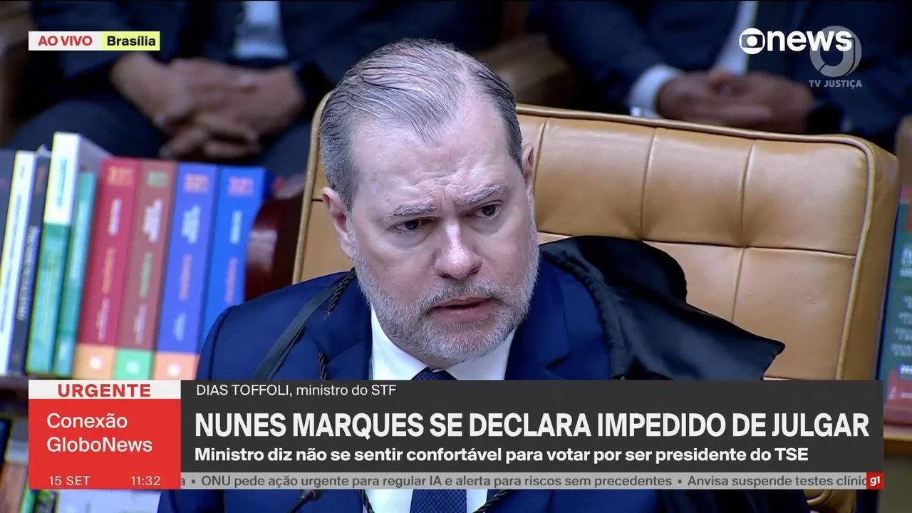 Dino interrompe Toffoli, e Fachin diz que ministro deveria pedir palavra à Presidência do STF
