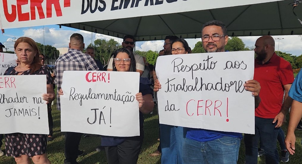 Sindicato recorre à Justiça para impedir demissão em massa de quase 200 servidores da Cerr