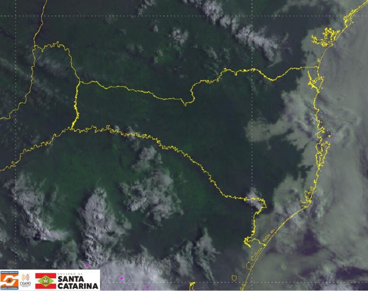 SC inicia semana com nevoeiros, fumaça das queimadas e baixa umidade relativa do ar