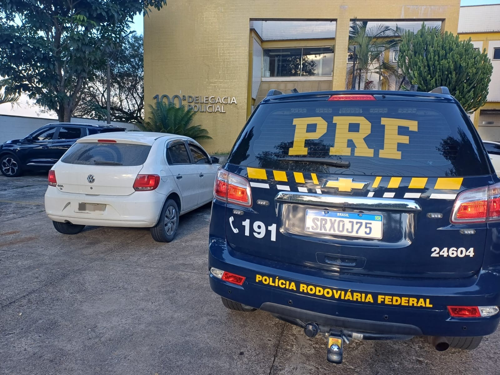 PRF recupera veículo furtado na Via Dutra, em Porto Real