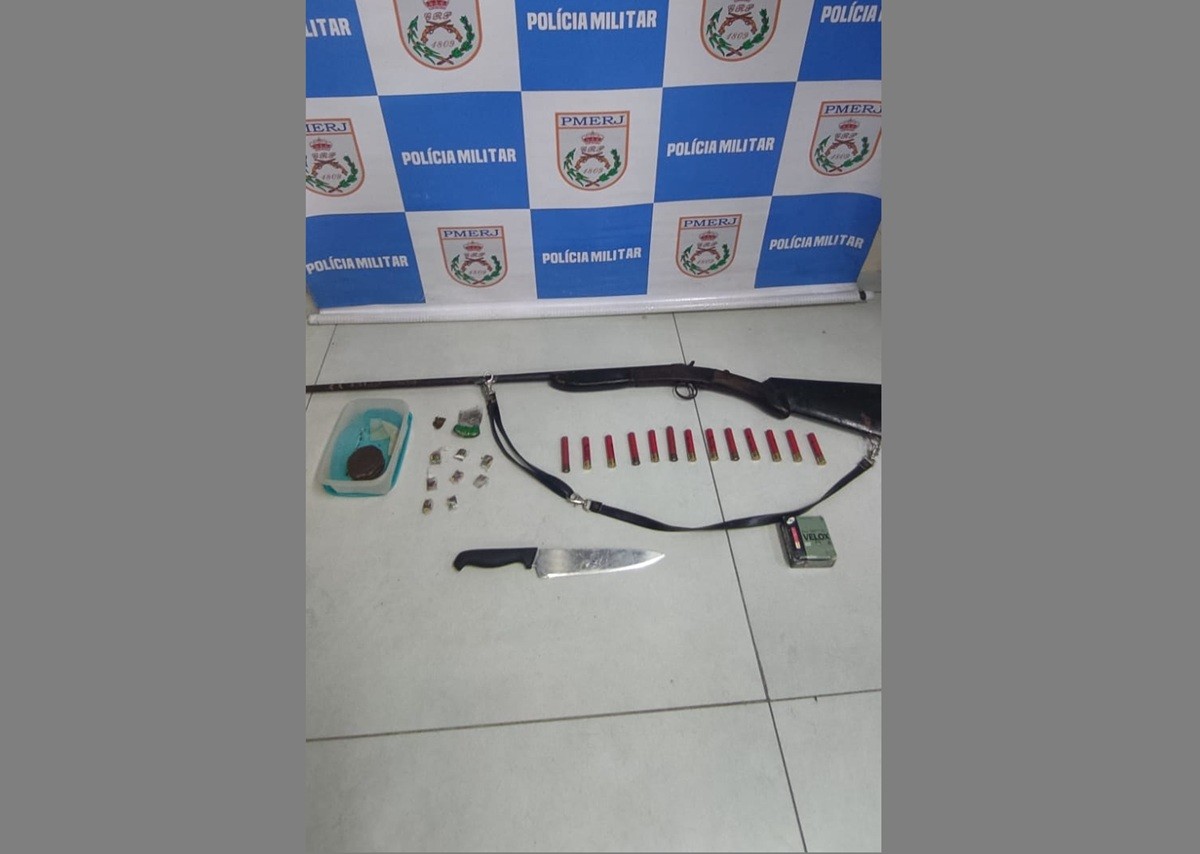 Homem é preso por tentativa de feminicídio por meio de facadas em Cabo Frio