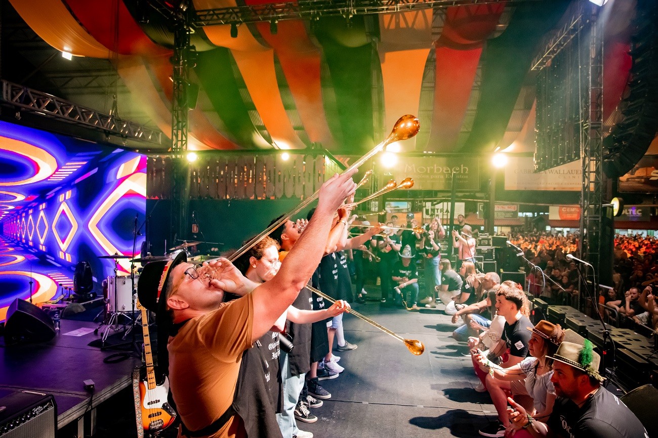 Chopp em dobro, atrações nacionais e entrada franca: 36ª Oktoberfest de Igrejinha começa nesta sexta-feira