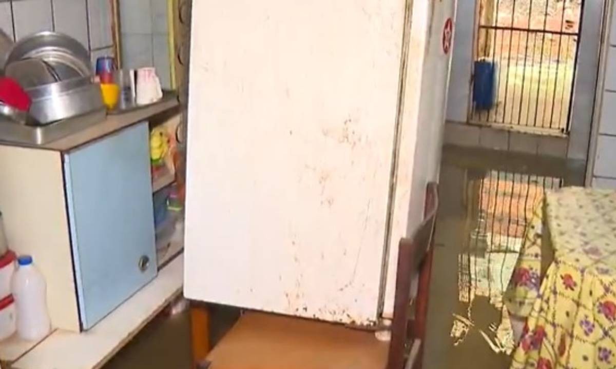 Desabamento de casa, inundação e alagamentos: chuva deixa Salvador em estado de atenção