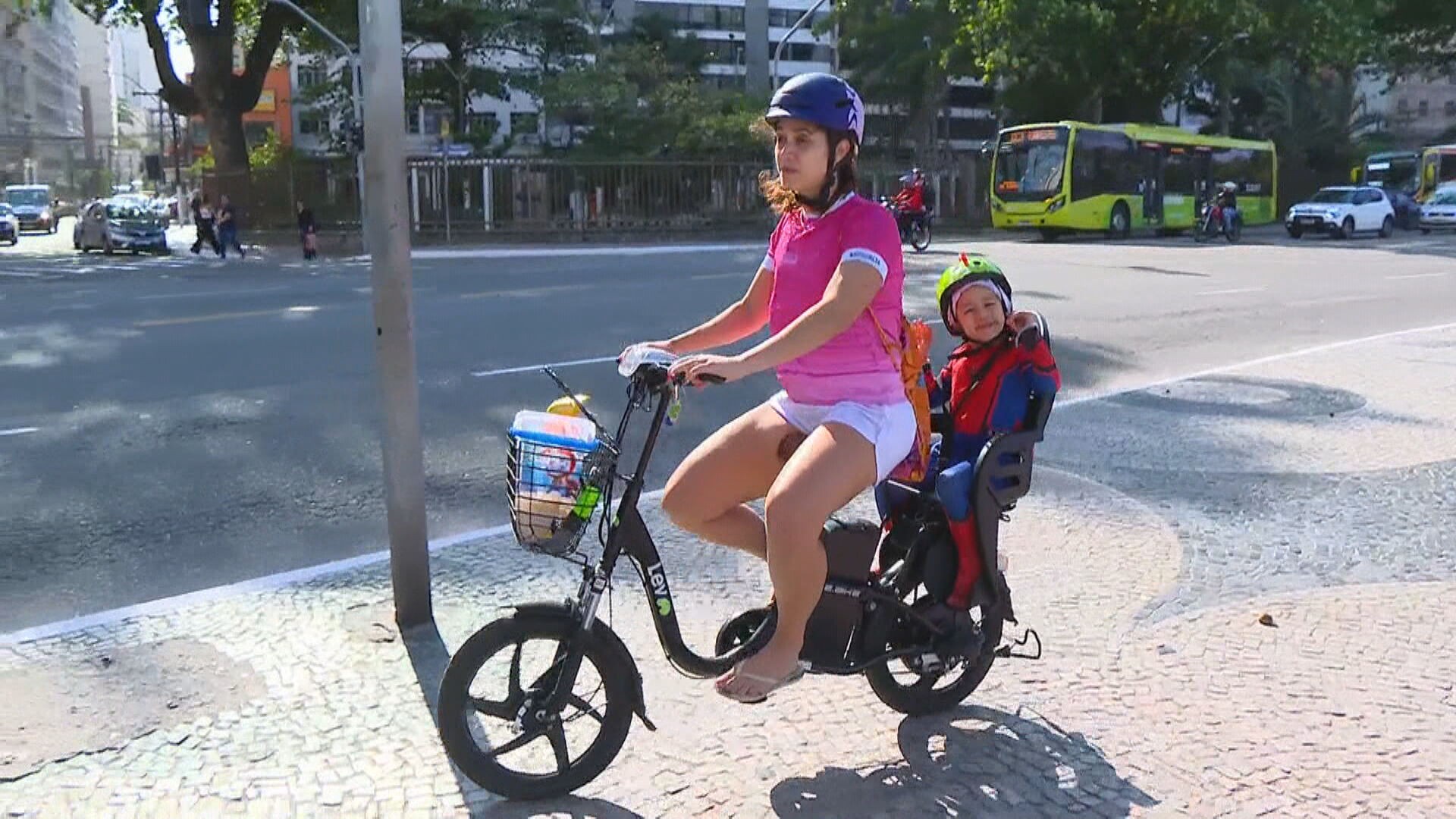Lei proíbe bicicletas elétricas e autopropelidos de circular nas calçadas de Niterói