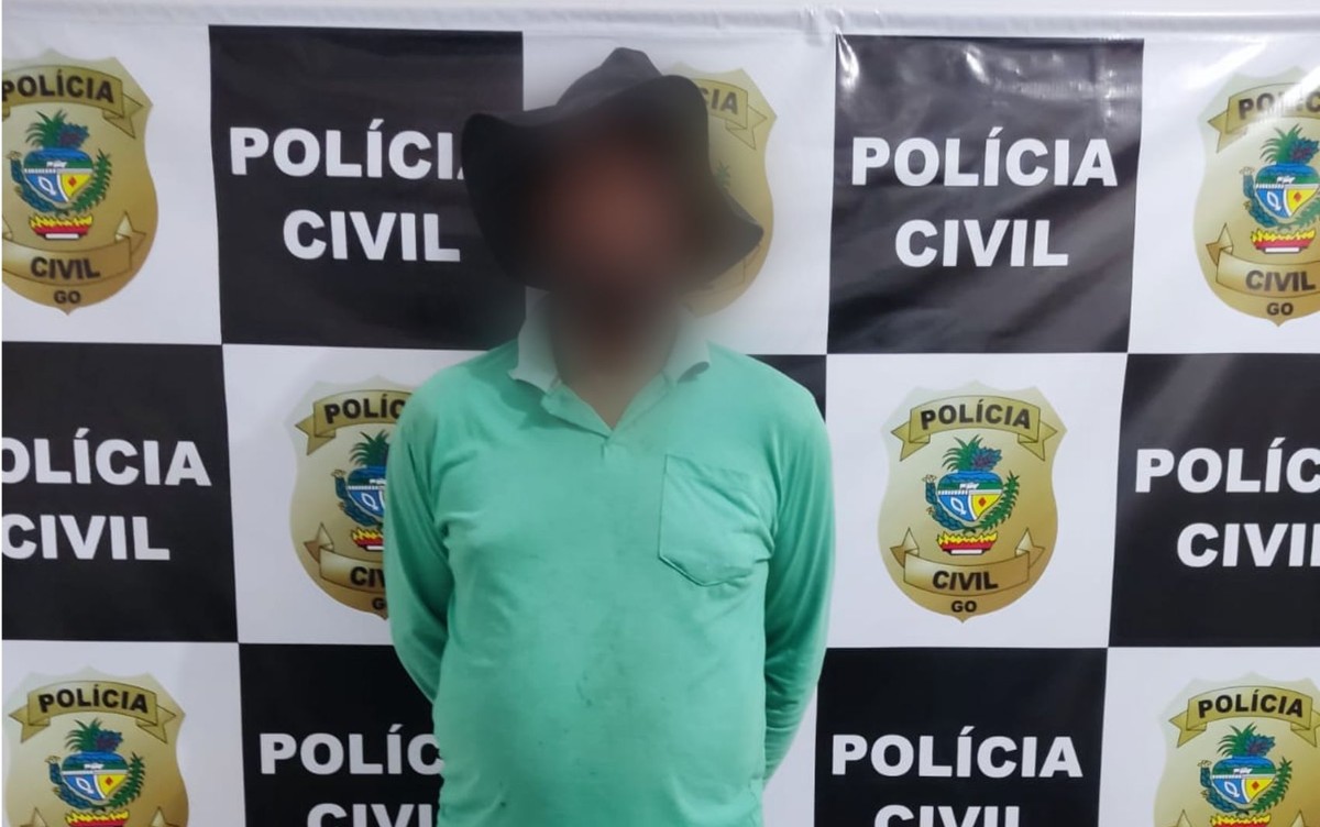 Homem é Preso Suspeito De Estuprar Filha De Colega De Trabalho Enquanto Ela Lavava Louça Em