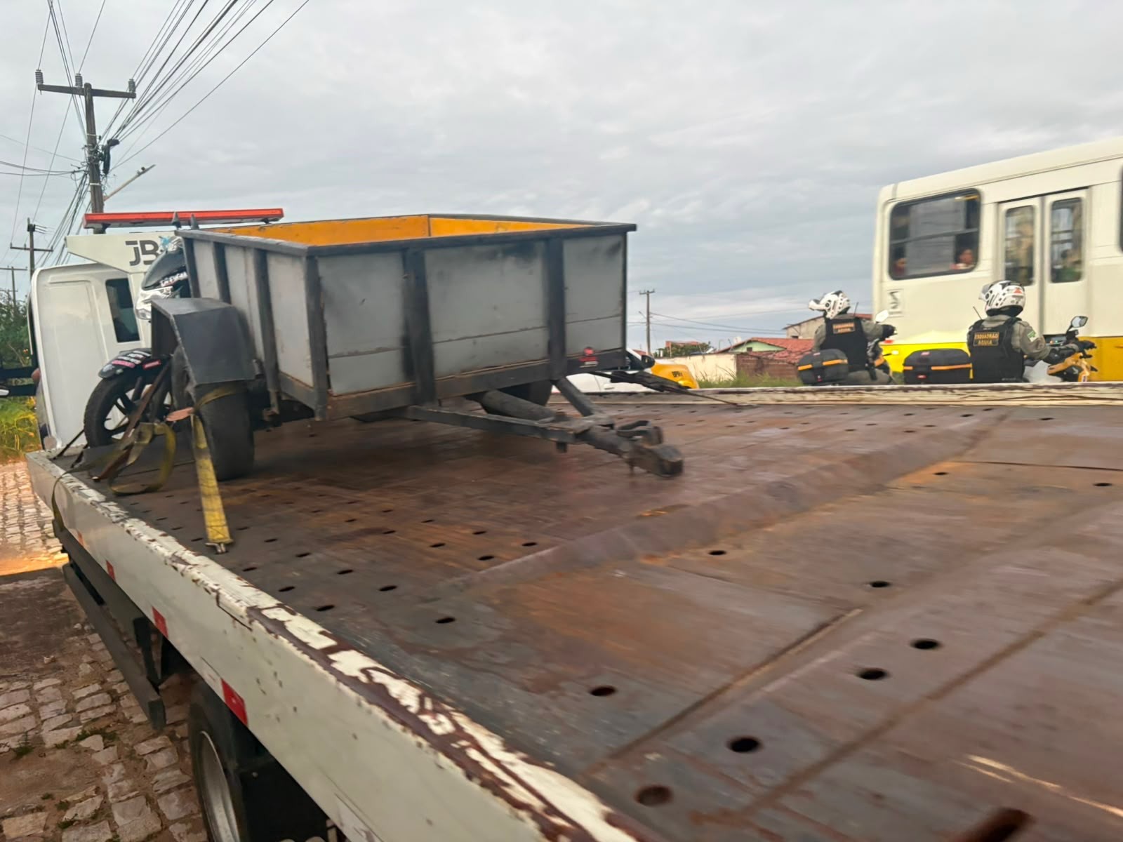 Motorista é preso por embriaguez ao volante após transportar seis pessoas na carroceria de veículo no RN