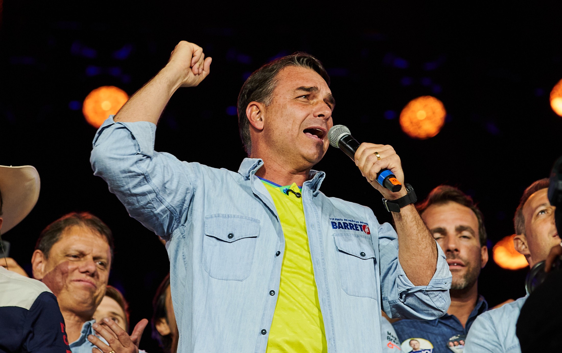 Ao lado de Tarcísio na Festa do Peão de Barretos, Flávio diz que vai resgatar o agro: 'Grande orgulho mundial'