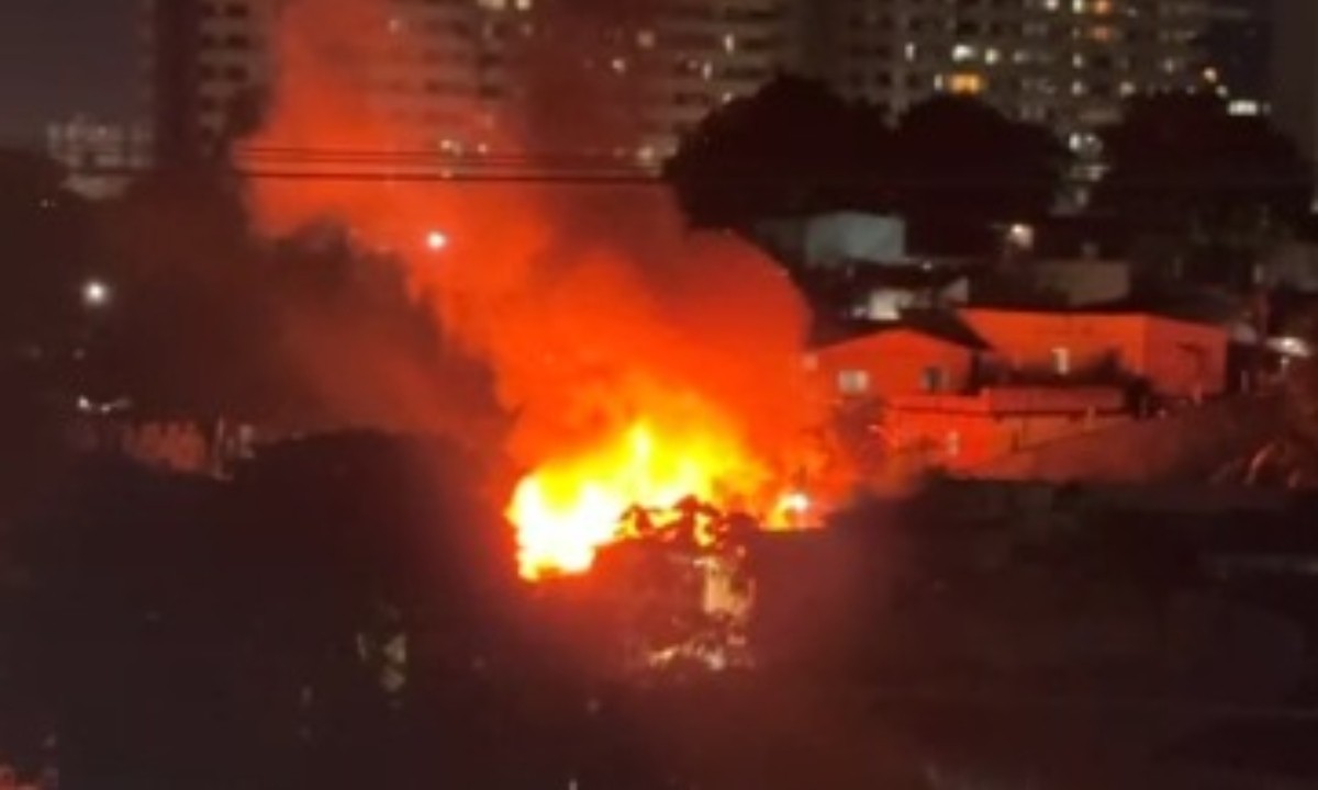 Incêndio destrói casa na Zona Oeste de Manaus e família perde todos os bens