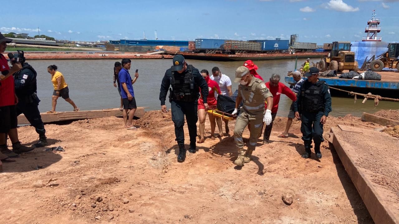 Corpo é encontrado boiando próximo a porto no bairro Uruará; PM e Corpo de Bombeiros atuam na ocorrência