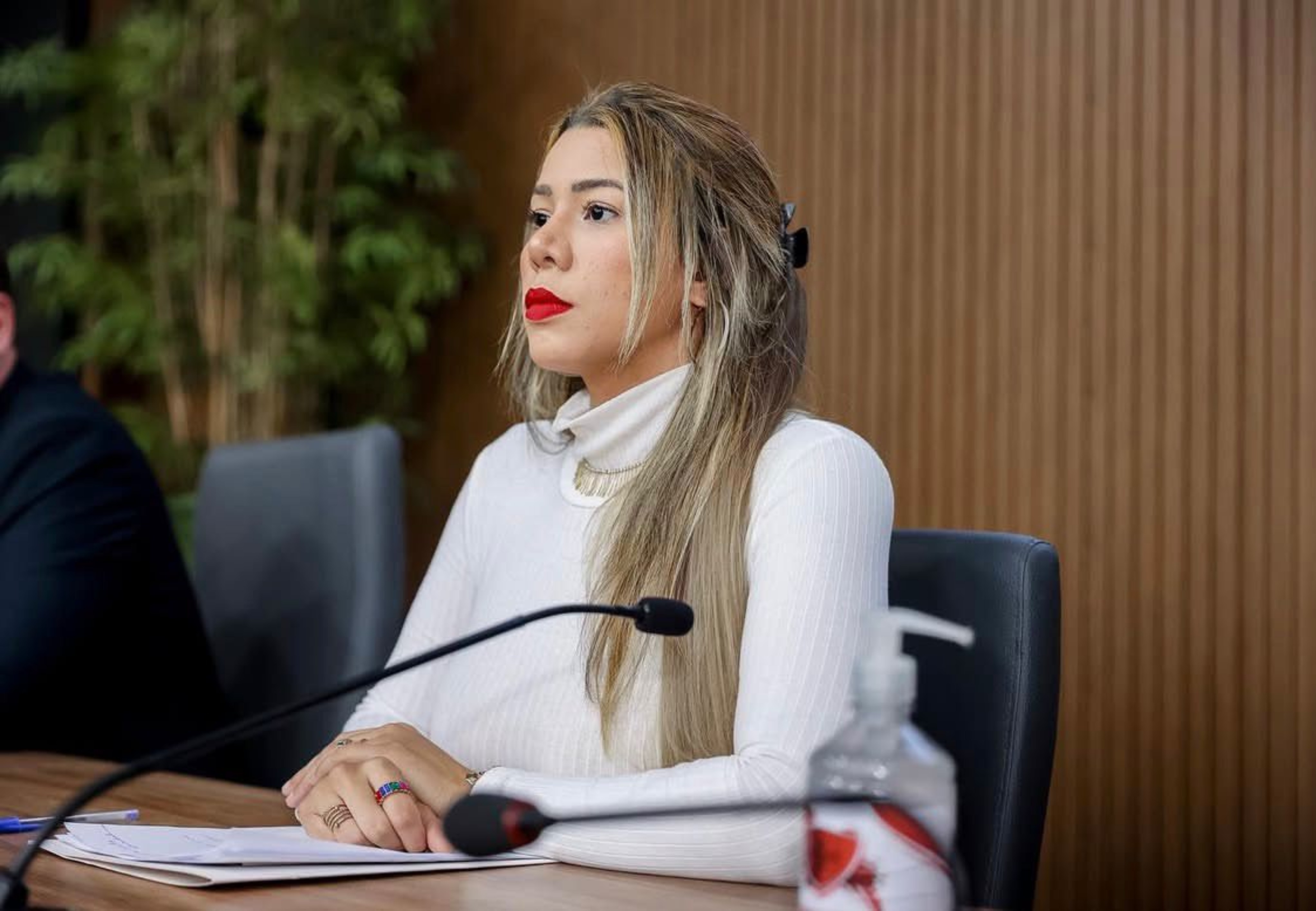 Filha do presidente da OAB em Roraima é condenada por injúria após ofender advogado em vídeo