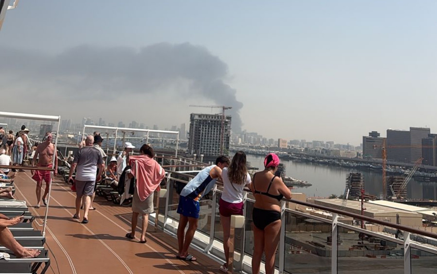 Atingidos pelo Irã, países do Golfo calibram resposta adequada ao regime dos aiatolás