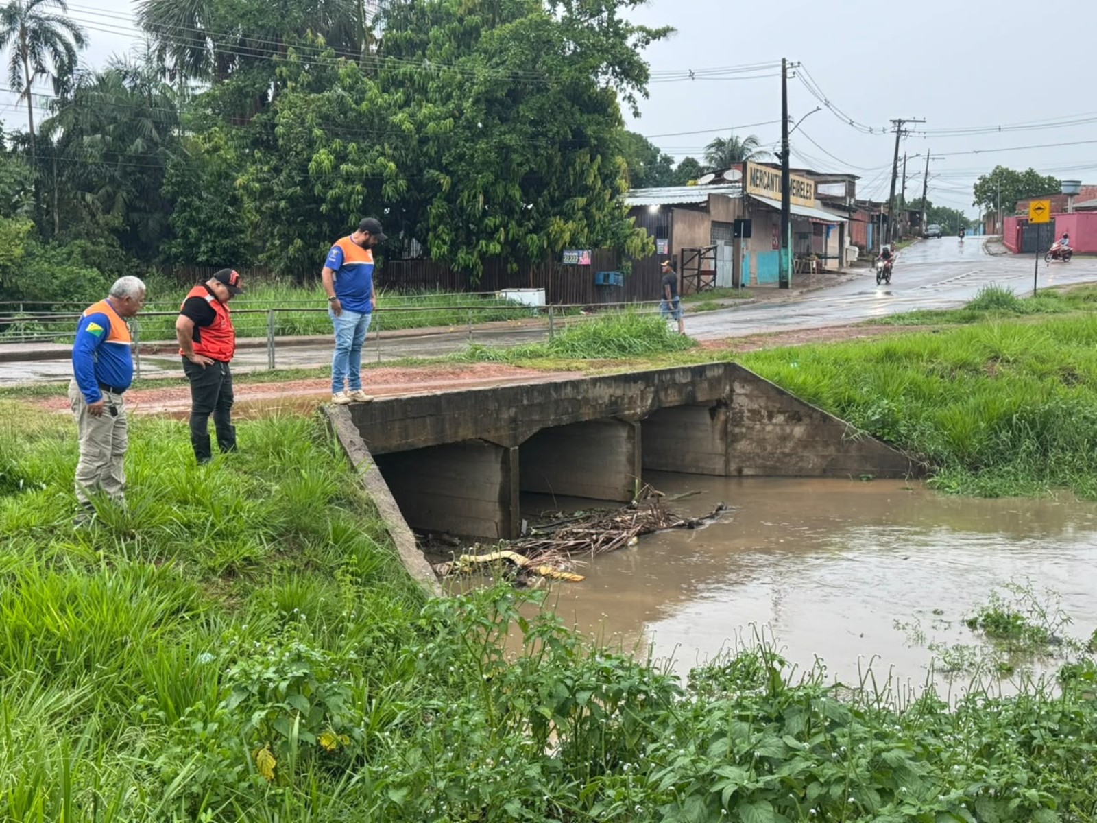 Chuva de 25 milímetros causa pontos de alagamento e transtornos em unidades de saúde de Rio Branco